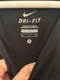 Outlet Nike Treenitoppi