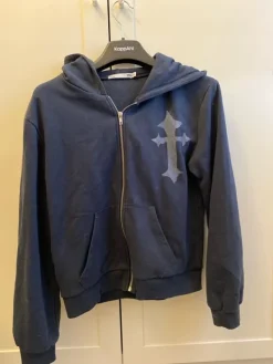 Hot Lager 157 Tummansininen huppari