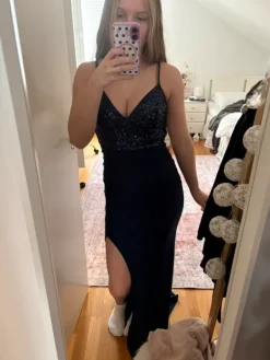 Discount No Label tummansininen juhlamekko