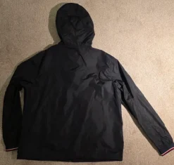 Outlet Tommy Hilfiger Tummansininen miesten tuulitakki