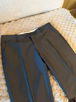 Online turo puvunhousut