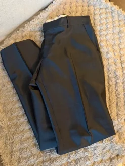 Online turo puvunhousut