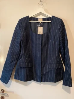 Online Tyylikäs H&M laivastonsininen pellavajakku koko 44, uusi