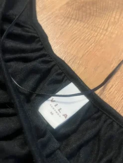 Hot Vila Tyylikäs musta -lepakkohihapaita