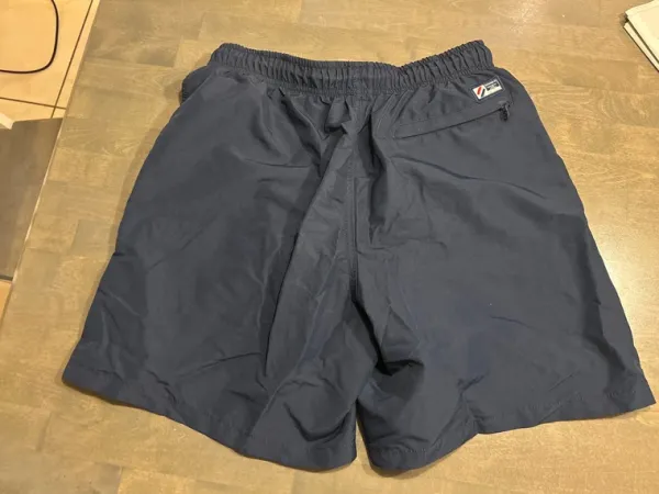 Online Superdry Uima shortsit pojalle