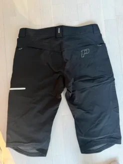 Discount Peak Performance Ulkoilushortsit,