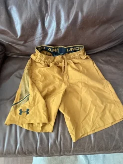 New Under Armour - urheilushortsit