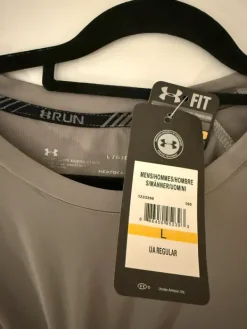 Hot Under Armour t-shirt
