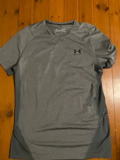 Sale Under Armour urheilupaita