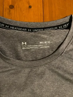Sale Under Armour urheilupaita