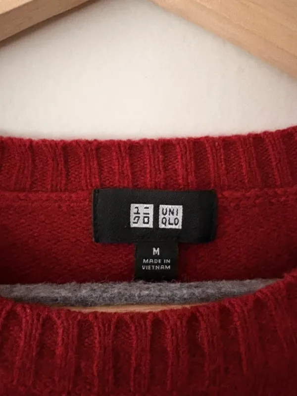Online Uniqlo lambswool sweater
