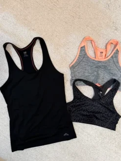 Online H&M Urheilutoppi ja urheilurintsikat