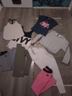 Sale Urheiluvaatteita s-m