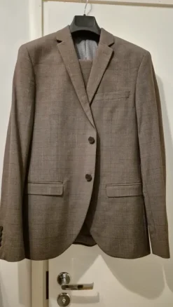 Isaac Dewhirst Uusi miesten puku