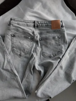 Best Never Denim Vaalean harmaat farkut