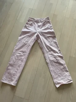 Discount H&M Vaaleanpunaiset farkut koko 38