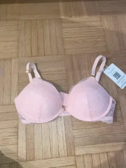 Clearance cherries Vaaleanpunaiset pitsi rintaliivit