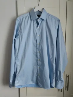 Sale Vaaleansininen kauluspaita