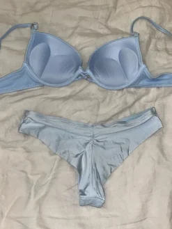 Outlet New Yorker Vaaleansiniset bikinit