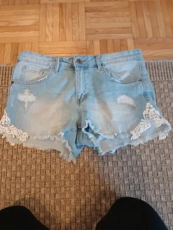 Best vaaleansiniset farkkushortsit