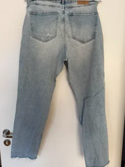 Stradivarius Vaaleat revityt farkut