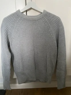 New monta merkkiä Vaatepaketti