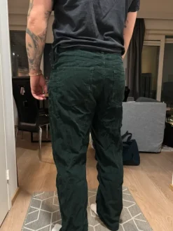 Best Vailent -vakosamettihousut