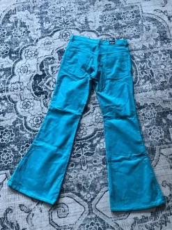 Best stuka Vakosamettihousut (32)