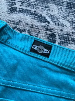 Best stuka Vakosamettihousut (32)