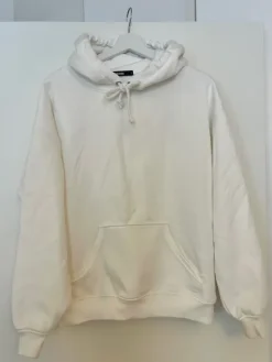 Sale Valkoinen huppari