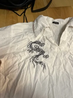 Online pine valkoinen kauluspaita