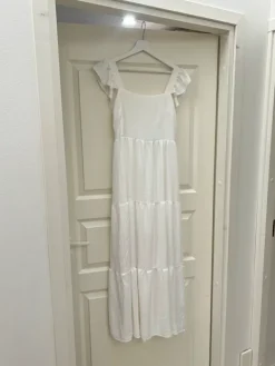 Best Valkoinen pitkä mekko