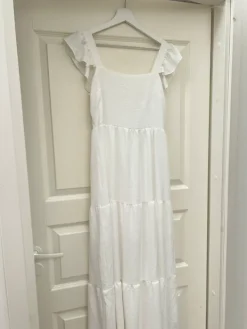 Best Valkoinen pitkä mekko