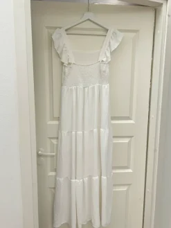 Best Valkoinen pitkä mekko