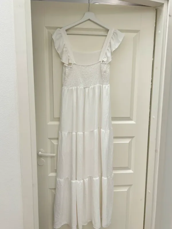 Best Valkoinen pitkä mekko