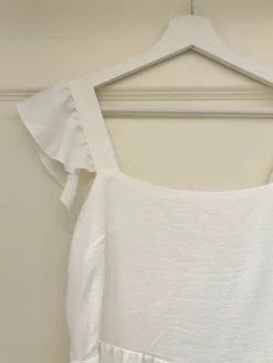 Best Valkoinen pitkä mekko