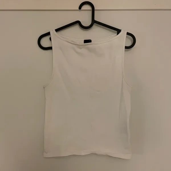 Online Valkoinen toppi