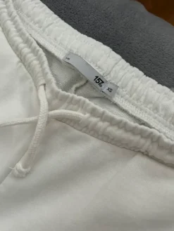 Discount valkoiset college housut