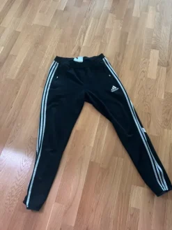 Clearance adidas Verkkarit