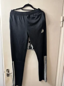 New adidas Verryttely housut