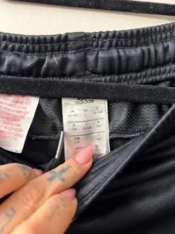 New adidas Verryttely housut