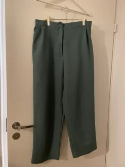 Hot Vihreä housupuku