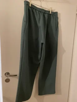 Hot Vihreä housupuku