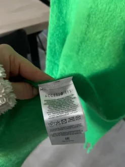 Discount Vihreä kaulahuivi