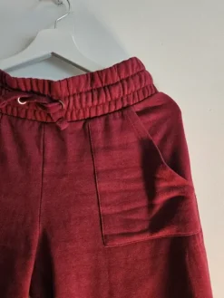 Clearance Viininpunaiset college housut