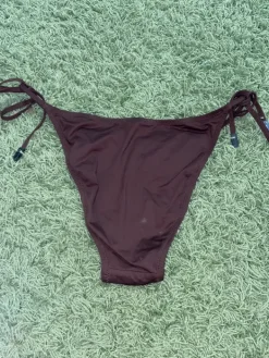 Discount Triumph Vintage bikinejen alaosa