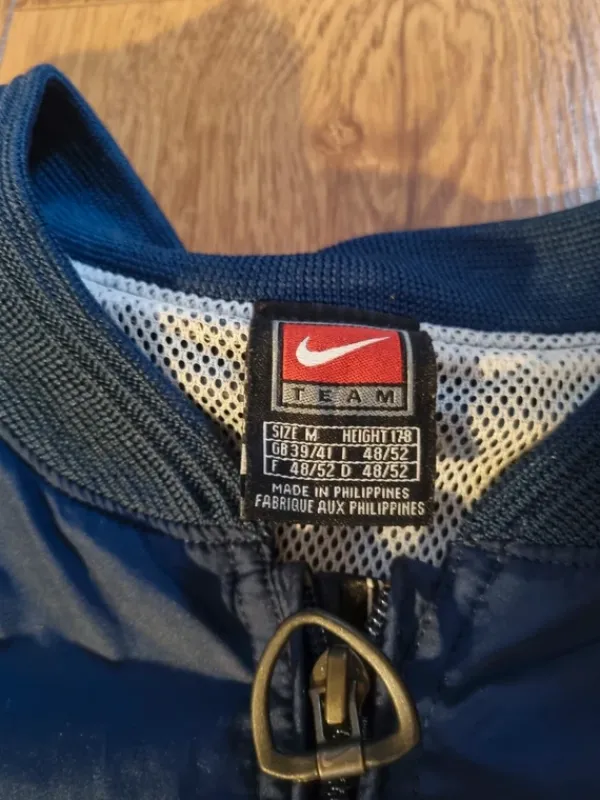 Clearance Nike Vintage windbreaker size m blue and white