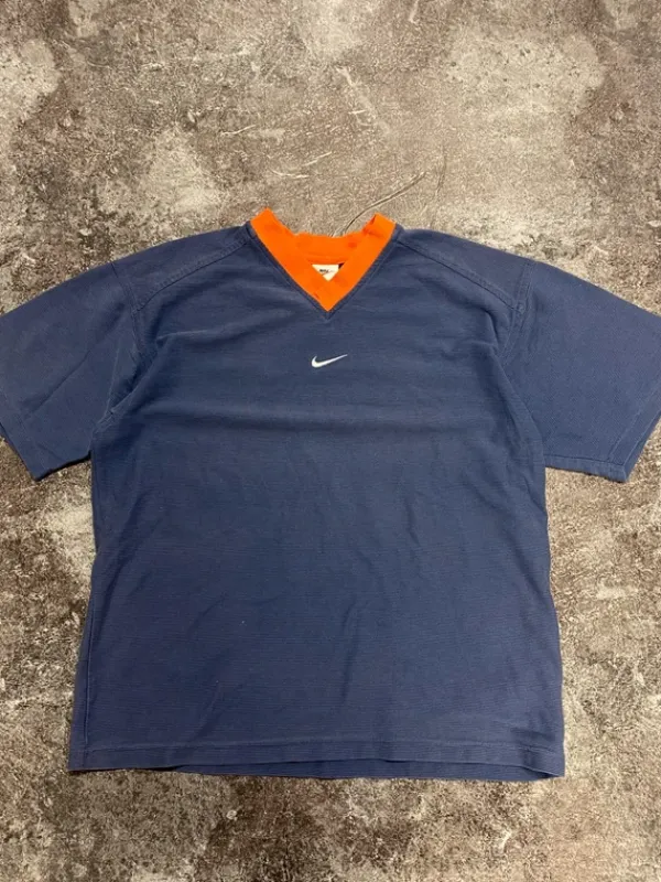 Discount Nike Vintage 90s center swoosh t-shirt