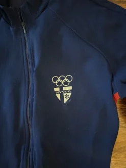 New Vintage urheiluasu