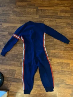 New Vintage urheiluasu